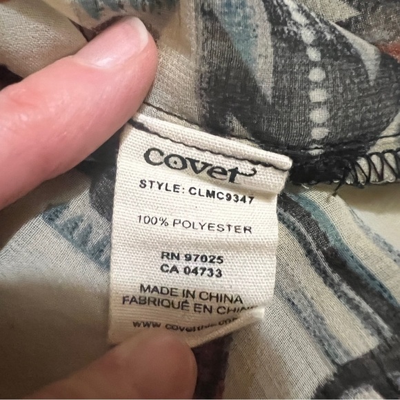 🔥SALE - any 4/$20. Covet Sheer Printed Blouse - Picture 6 of 8